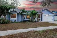 NEW~Sunset Cove Retreat~Heated Pool~Spa~Pool Table - Jacuzzi