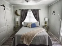 Charming 1920 Tudor-style house, great location! Ξενοδοχεία στην πόλη Alpine