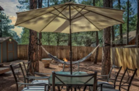 Elkchanted Inn Pine: Fully Fenced Backyard, Spacious Cabin in Woods w/King Bed