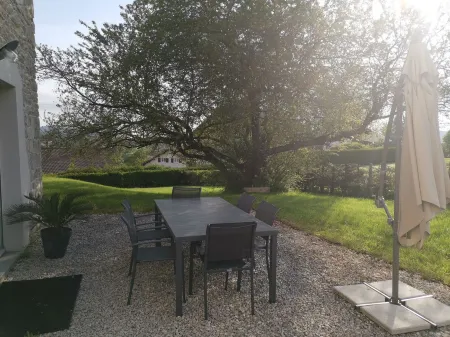 Spacious and peaceful apartment in house