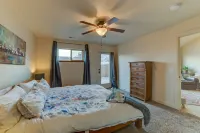 PetFriendlyHome/Private HOT TUB with a lots of space to relax inside and outside