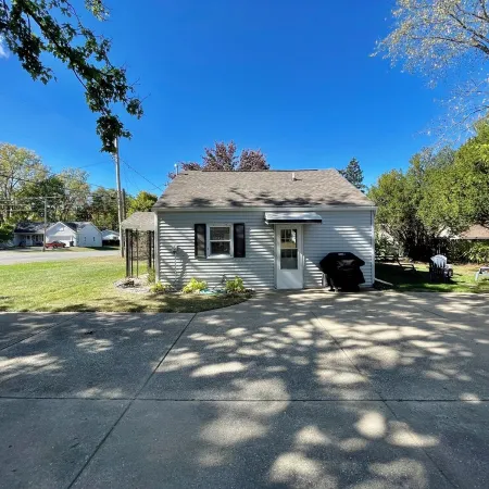 Cozy 2-bedroom house on quiet street.