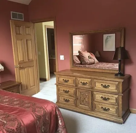 Lakefront Home on Crooked Lake, Beautiful Views and Plenty of Space and Hot Tub! Отели рядом с достопримечательностью «Premier Rental-Purchase»