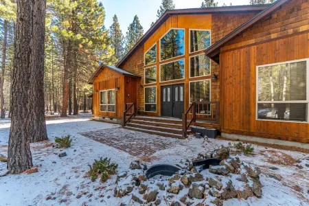 Cozy Sunriver Cabin Near Mt. Bachelor