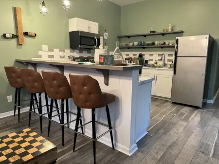 Charming 1920’s shotgun in southern Indiana, minutes from downtown Louisville