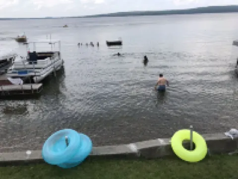 Beautiful Hubbard Lake Waterfront Cottage 1