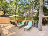 Posada Haus at Wundercove Cottages -Access to Shared Pool and River-