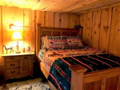 The Cowboy Cabin at the Paria River Ranch Hotels near Toadstool park