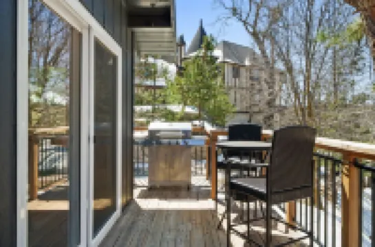 North Bay Lounge-NEW! Lake cabin: Gameroom and Lake Access! AC included