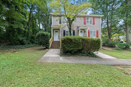 Prime Raleigh Duplex Stay B Отели в г. Уэйк