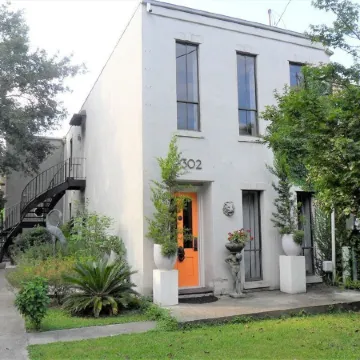 DOWNTOWN ART & ECLECTIC C