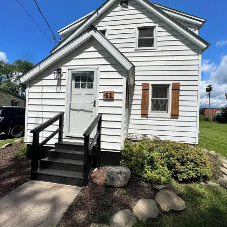 Charming 2 BR home  - newly renovated