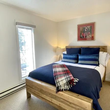 Deluxe 2 bedroom, 2 bath condo 5 min. Teton Village and GTNP.