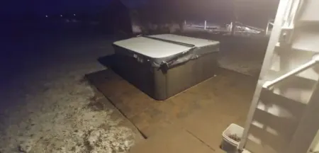 Authentic pioneer 2 bedroom ranch farmhouse in beautiful Teton Valley Idaho. Отели в г. Виктор