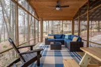 Lake Oconee Lake Front Cabin+Private Dock+Fire Pit+Fireplace+Amazing Views!