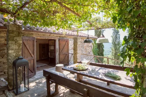 Escape to our Rustic Italian villa in the hills of Tuscany