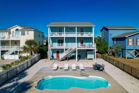 Spacious 5 BR House with Private Pool and ICW views