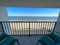 Penthouse 1 Bedroom with Beautiful Beach Views!