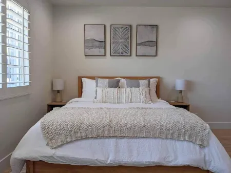 Private studio centrally located Отели рядом с достопримечательностью «Парк Секвойя»