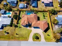 Venice 3 bedroom contemporary home with pool/spa and close to beautiful beaches