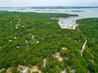 Lakeside Cabin Newly Remodeled .4Mile to Boat Ramp with Boat Parking and Kayaks.