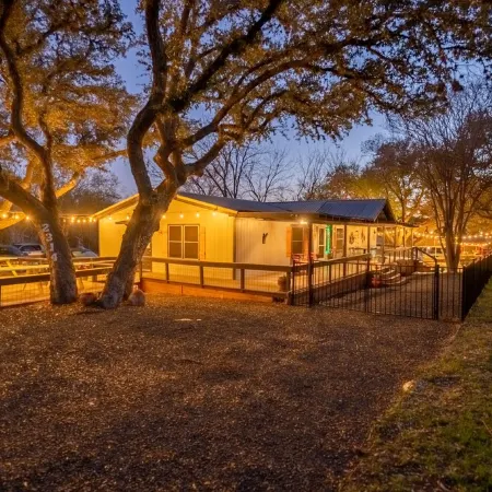 Luxury WATERFRONT home with HEATED POOL AND SPA Sleeps 28+
