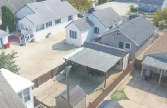 Private bkyd w/tiki Bar, Linens + towels included, Walk to beach. 4 beach badges