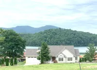 Waterview Retreat - In town convenience with beautiful Lake & Mountain Views