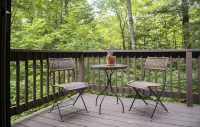 Vermont get-away end unit townhouse nestled in the trees