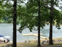 4 Bedroom Basye, VA with Nearby Skiing, Lake & Mountain Biking. Fully Equipped