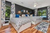 Luxurious Lake Norman Lakehouse w/Boat Dock & Ramp