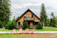 Sweet Chalet by the Lake!