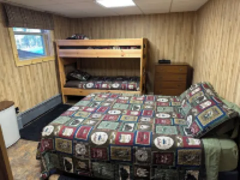 Grandpa’s Lagoon!  Spacious Cabin on Eagle River Chain, minutes from downtown! Hotels in Lincoln