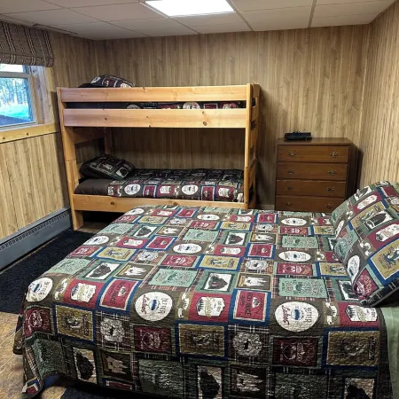 Grandpa’s Lagoon!  Spacious Cabin on Eagle River Chain, minutes from downtown!