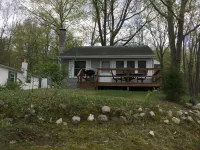 Quite Cottage on Private Lake w/Fishing Boat Included!
