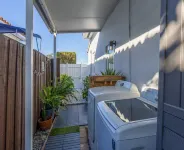 5 mins to Coral Gables/ Parking/ Fast Wi-Fi/ Laundry