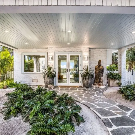Spoil Yourselves! Located Direct Gulf Front, Pool, Hot Tub, 5 Masters, Sunsets!