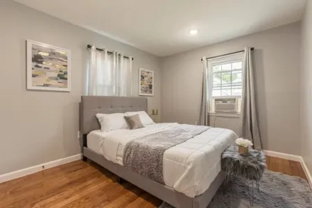 Modern & Cozy Cape | 4 Bedroom House | Central Location