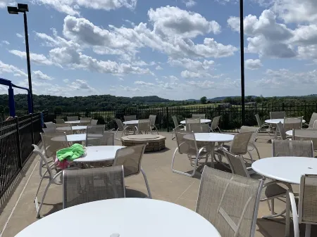 Newly remodeled, Located in Galena Territories. Small dogs OK under 25 LBS