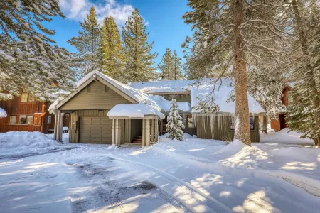 Luxury home on Donner golf course