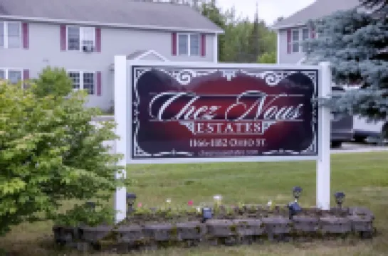 MaineStay Central Bangor Townhouse Near airport & Acadia Park w washer & dryer,