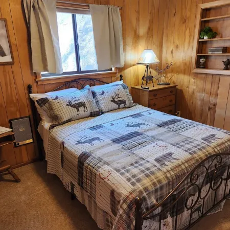 Kohl's Ranch Creekside Cabin / Fishing, Hiking, Swimming - Adventure Awaits!