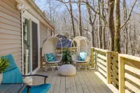 NEW!!! Lake View Honky Tonk- Karaoke and Stage- Hot Tub- Firepit- Bar-HUGE Deck!