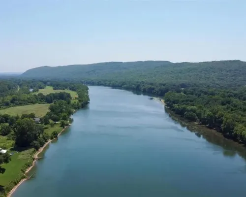 Tiny Luxury Cabin Retreat On White River Hotels in Independence County