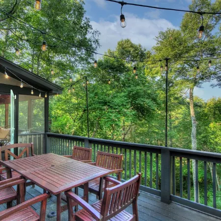 Rainbow's End Mountain Lake House