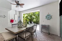 Cozy corner beach house with pool- 1 block from beach!