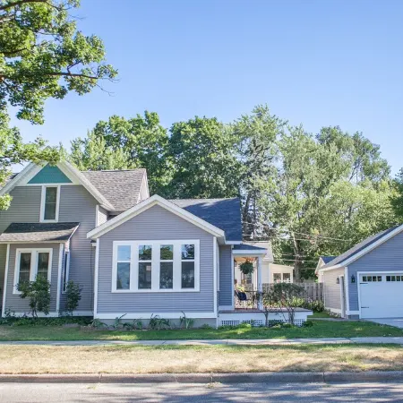 Beautiful Downtown Holland Home next to Kollen Park and Lake Macatawa