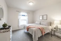 Spacious/King bed/bbq/Quality furnishings/Lg suite