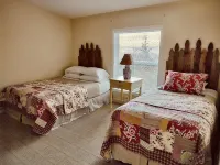 Thorndyke Lodge Beachfront Escape w/ BBQ and firepit