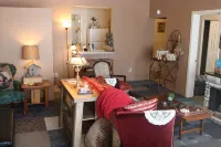 “Step into Timeless Charm: Discover the Vintage Sanctuary of Toledo, Oregon" Hotel a Lincoln County